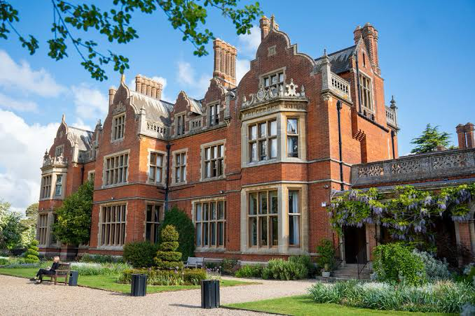 Stansted Hall, Arthur Findlay's home bequeathed to the Spiritualists' National Union
